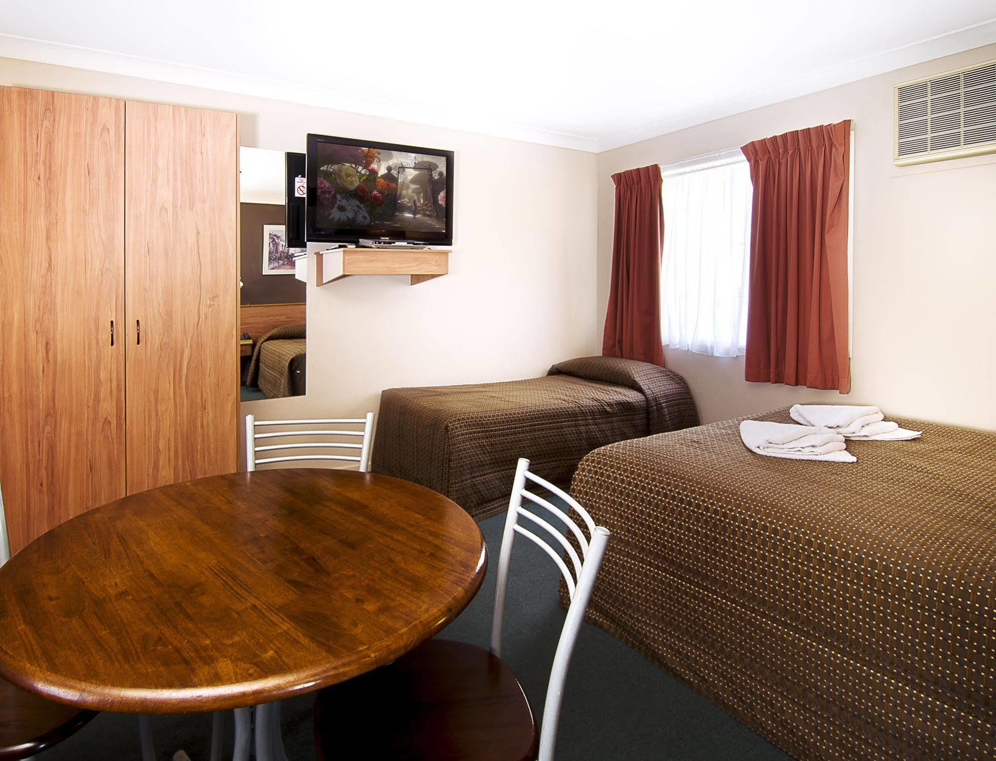 Riviera On Ruthven Motel Toowoomba Ngoại thất bức ảnh