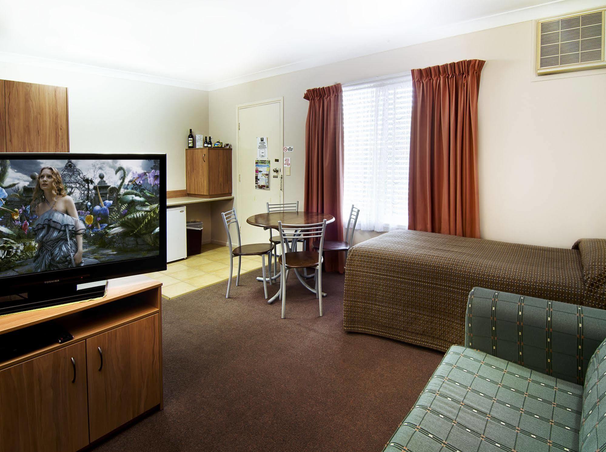 Riviera On Ruthven Motel Toowoomba Ngoại thất bức ảnh