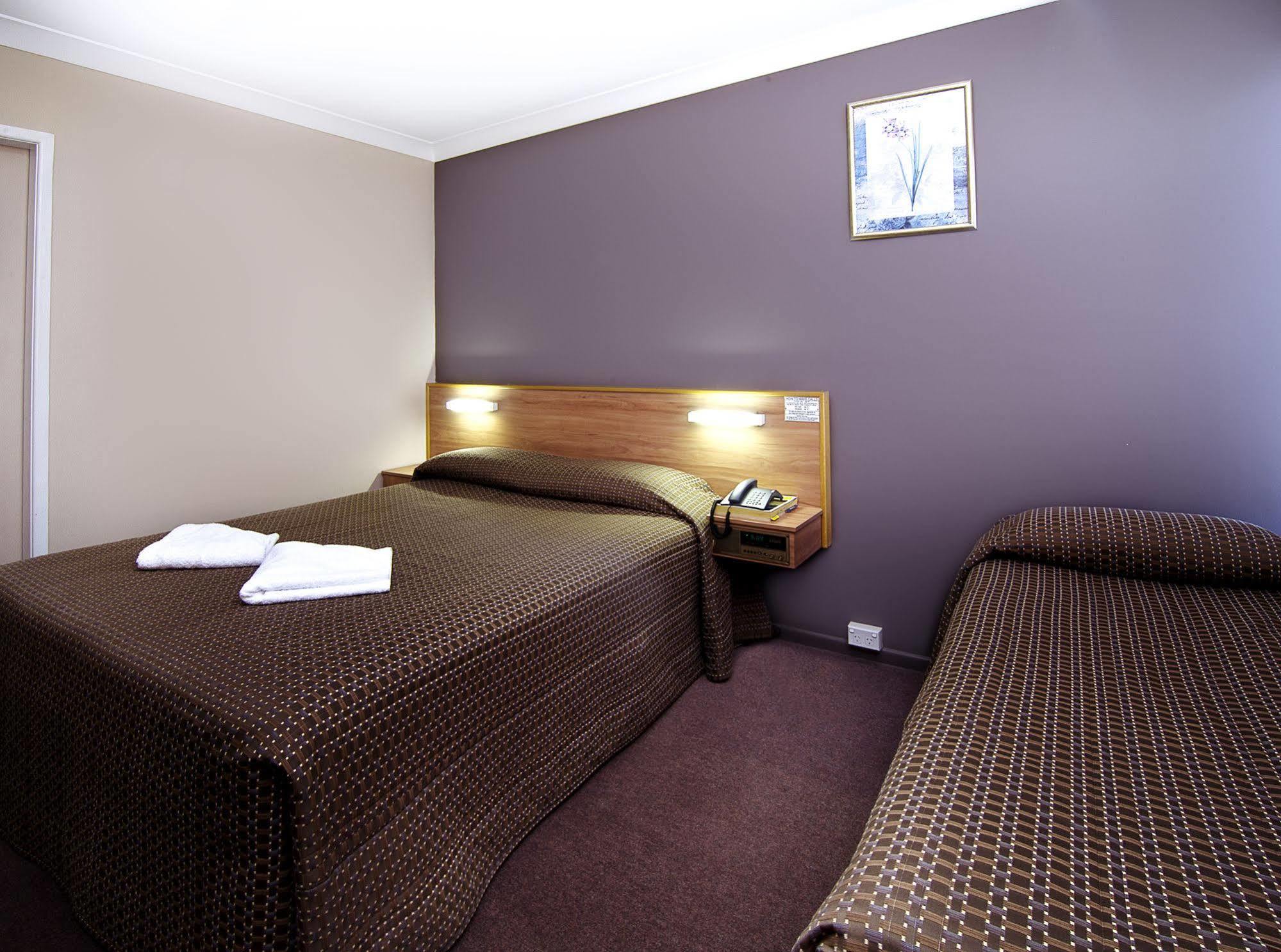 Riviera On Ruthven Motel Toowoomba Ngoại thất bức ảnh