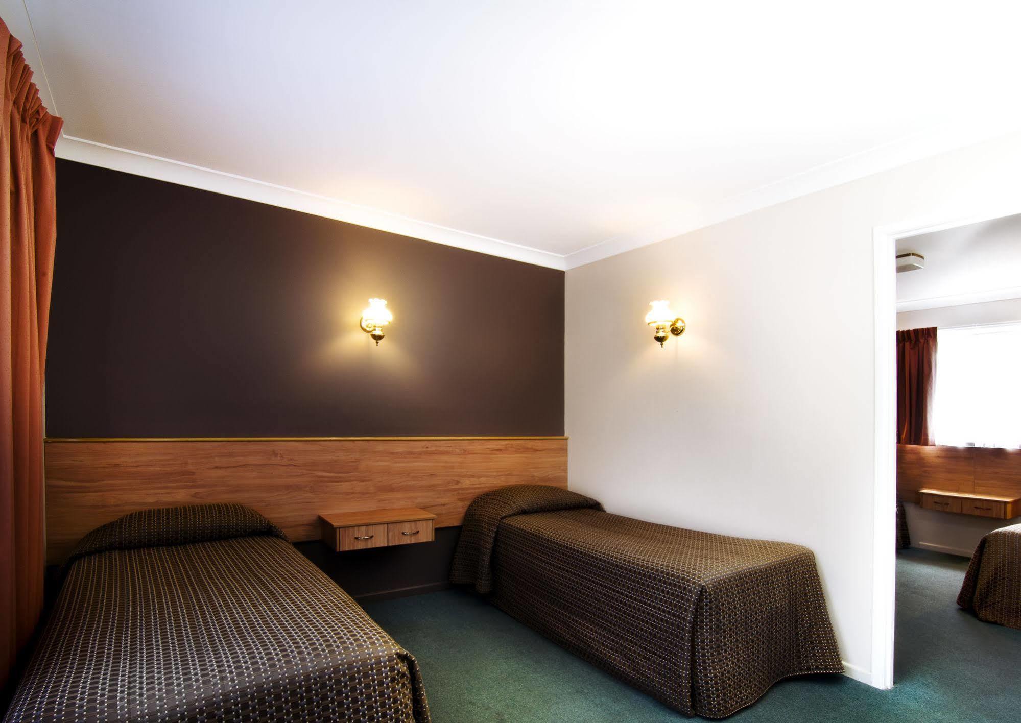 Riviera On Ruthven Motel Toowoomba Ngoại thất bức ảnh